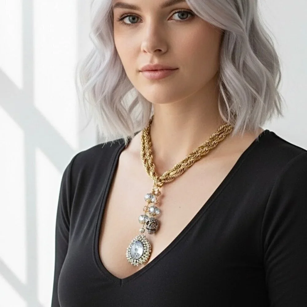 NWT Vintage Y2K  Betsey Johnson Chunky Chain Pendant Necklace Gold Skull